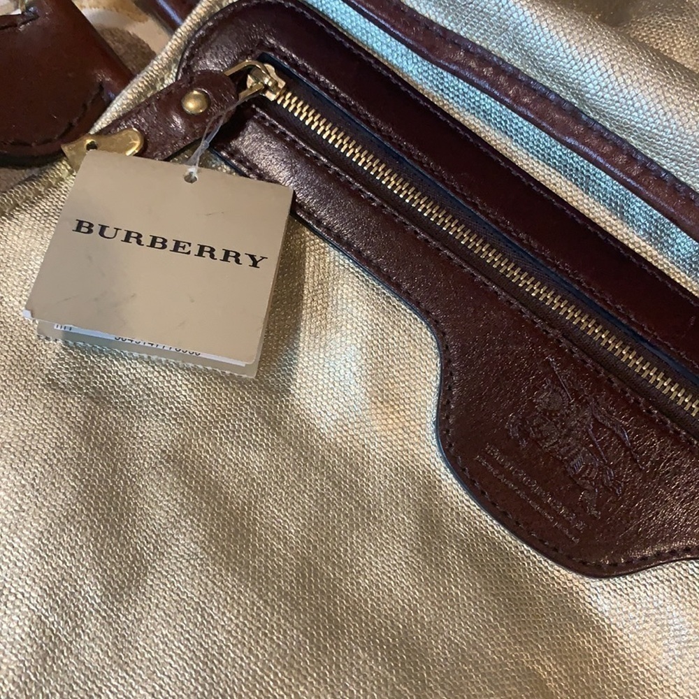 BURBERRY Unique Travel Bag - Picture 10 of 11